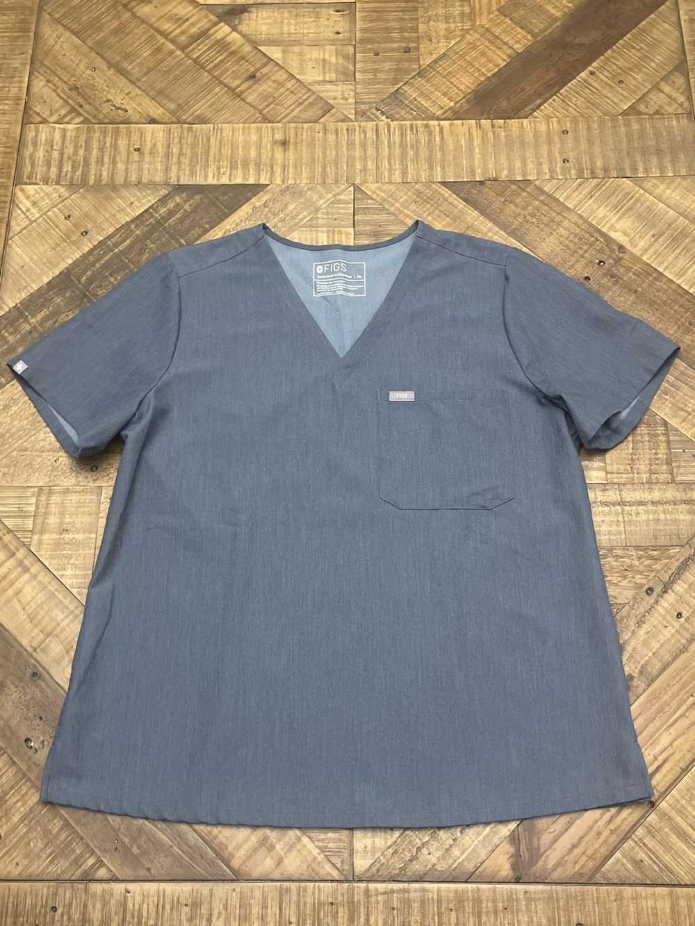 Figs Women’s  V-Neck Scrub Top XL